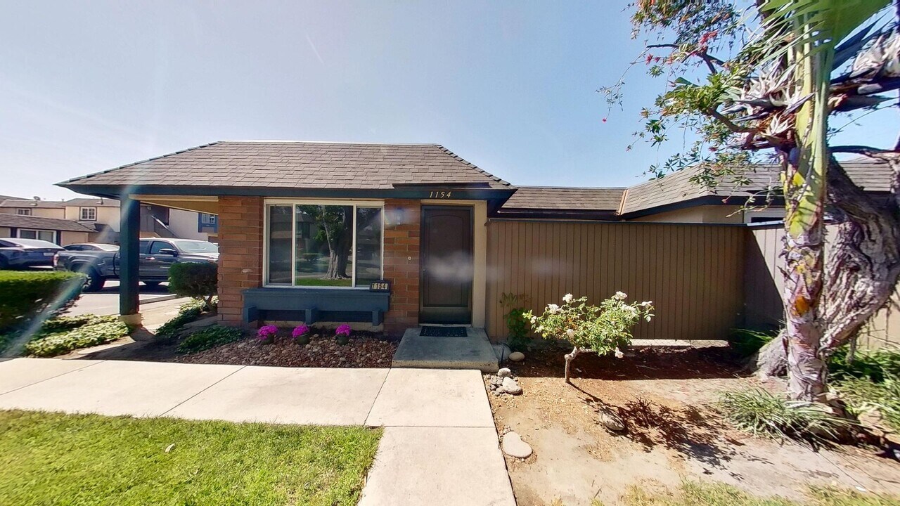 1154 S Clifpark Cir in Anaheim, CA - Building Photo
