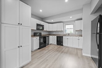 28 Greenwood Ave in Weymouth, MA - Building Photo - Building Photo