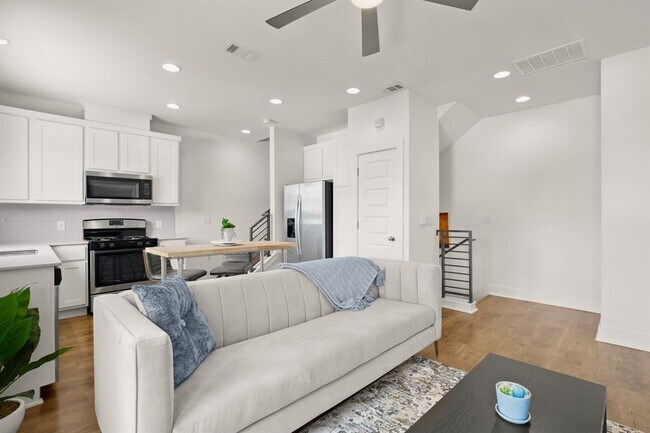 3007 E 12th St in Austin, TX - Building Photo - Building Photo