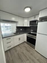 3868 NE 169th St in North Miami Beach, FL - Building Photo - Building Photo