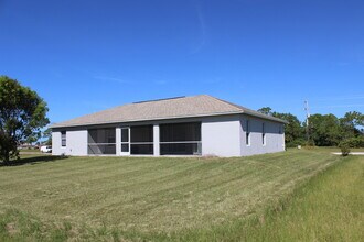 2728 Embers Pkwy W in Cape Coral, FL - Building Photo - Building Photo