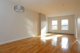 102 Union Pk St in Boston, MA - Building Photo - Building Photo