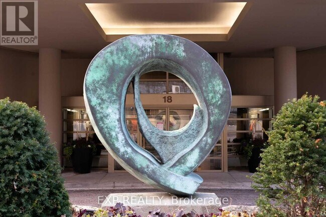 18 Lower Village Gate in Toronto, ON - Building Photo - Building Photo