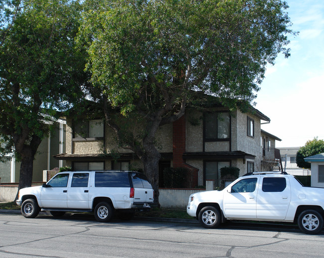 10931 Walnut St in Los Alamitos, CA - Foto de edificio - Building Photo