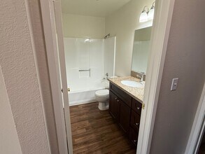 Emerald Court Apartments in Anaheim, CA - Building Photo - Building Photo