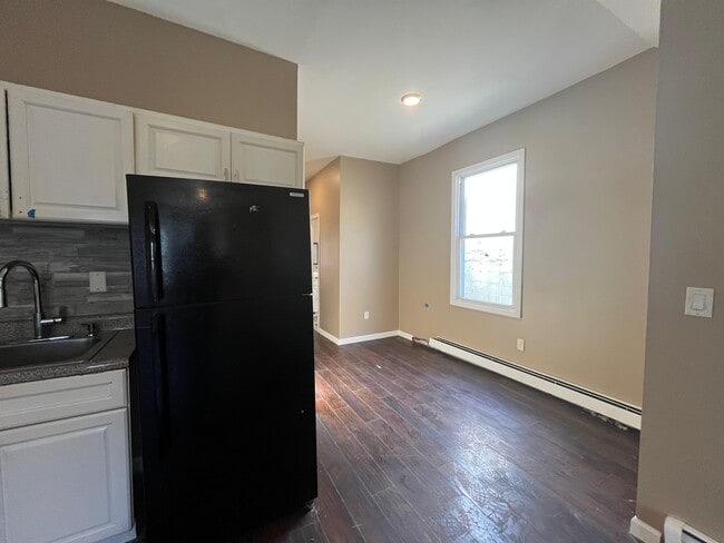 622 Bramhall Ave, Unit 1 in Jersey City, NJ - Building Photo - Building Photo