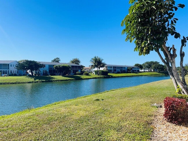 85 Northampton E in West Palm Beach, FL - Building Photo - Building Photo