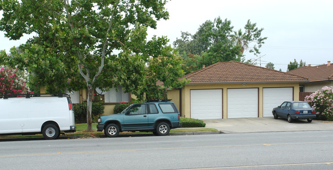 4471 Hamilton Ave in San Jose, CA - Foto de edificio - Building Photo