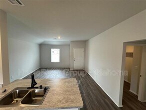 2015 Taylor St in Chickasha, OK - Building Photo - Building Photo