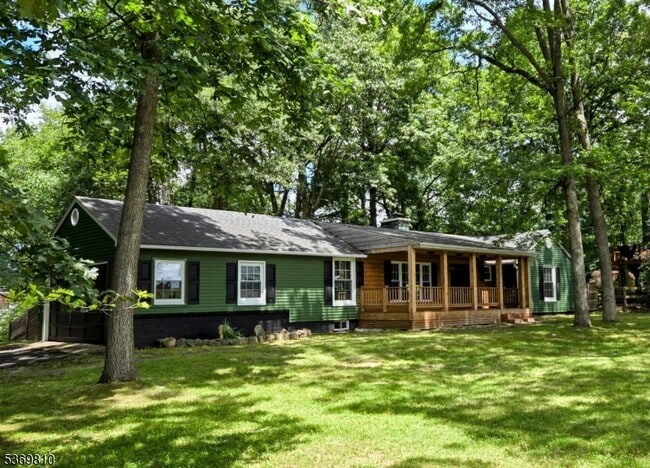 182 Alpine Trail in Sparta, NJ - Building Photo - Building Photo