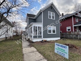 739 W 4th St in Fort Wayne, IN - Building Photo