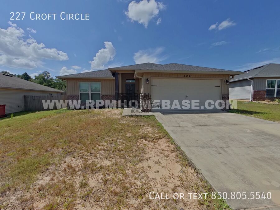 227 Croft Cir in Crestview, FL - Building Photo