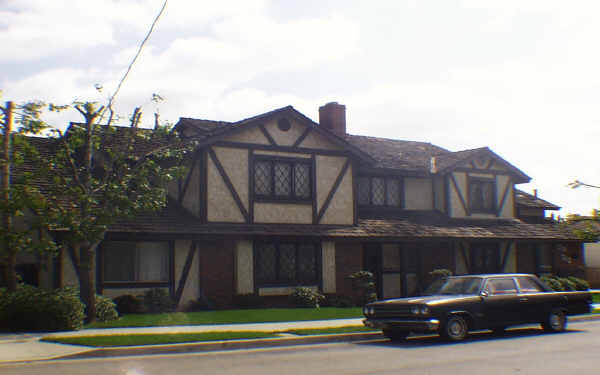 210-212 N Mcpherrin Ave in Monterey Park, CA - Foto de edificio