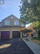 276 Pressed Brick Dr in Brampton, ON - Building Photo