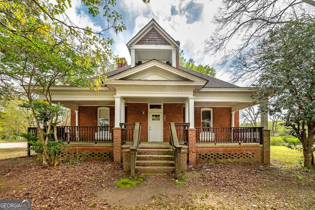 960 Jackson St in Locust Grove, GA - Building Photo