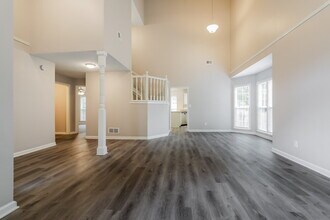 739 Glenspring Dr in Lawrenceville, GA - Building Photo - Building Photo