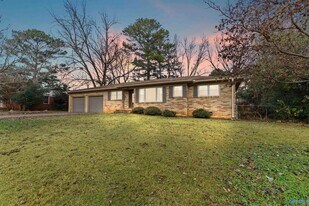 6304 Davies Ave NW in Huntsville, AL - Building Photo