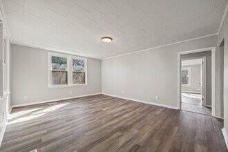 1127 W 5th Ave in Gastonia, NC - Building Photo - Building Photo