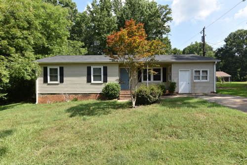 616 W North Main St in Waxhaw, NC - Building Photo