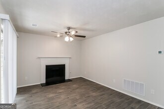 2450 Northmill Ln in Decatur, GA - Building Photo - Building Photo