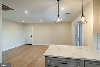 530 Washington Ave in Phoenixville, PA - Building Photo - Building Photo