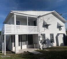 332 N Center Ave in Panama City, FL - Building Photo