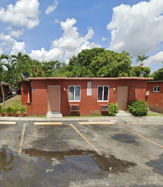 829 NW 10th Terrace in Fort Lauderdale, FL - Building Photo - Building Photo
