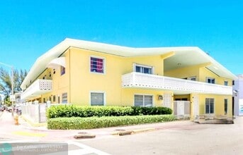 8101 Abbott Ave in Miami Beach, FL - Building Photo - Building Photo