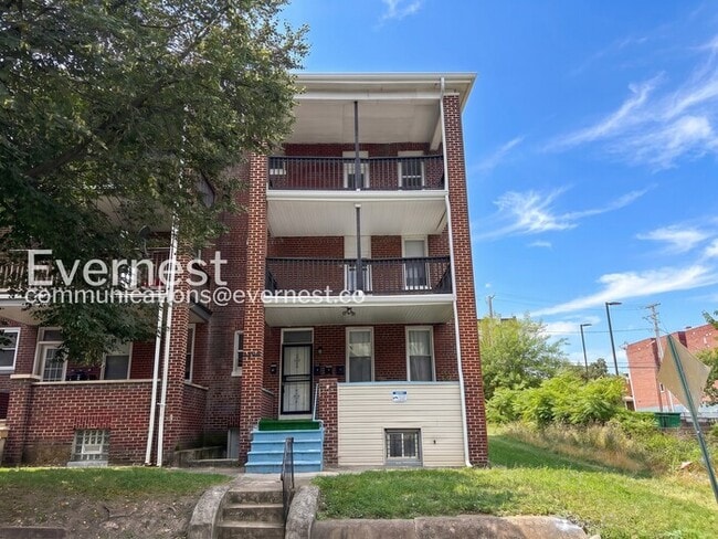 property at 2440 Callow Ave