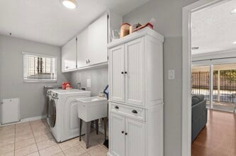 12100 Woodland Ave NE in Albuquerque, NM - Foto de edificio - Building Photo