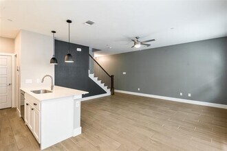 2133 Lovedale Ave in Dallas, TX - Building Photo - Building Photo