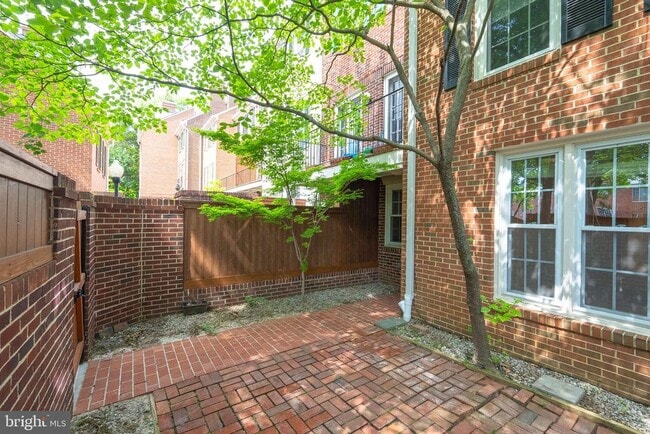 property at 1956 N Cleveland St