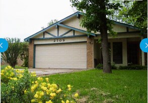 2709 Mill Pond Rd in Denton, TX - Building Photo