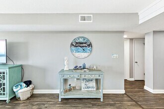 1007 W Beach Blvd in Gulf Shores, AL - Foto de edificio - Building Photo