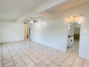 2708 Occidental St in Bakersfield, CA - Building Photo - Building Photo