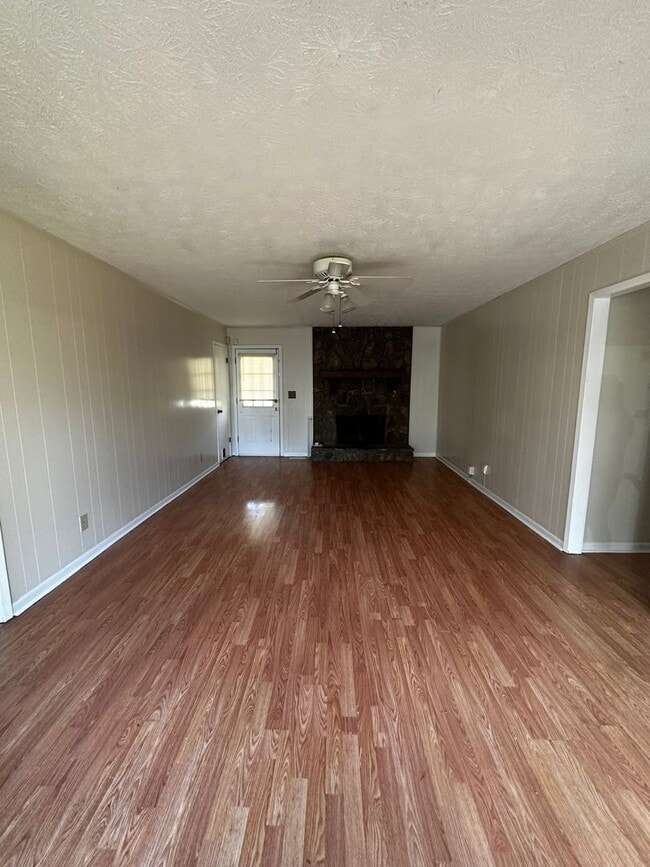 1618 Circle Dr in Oxford, AL - Building Photo - Building Photo