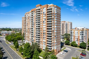 Mayfair on the Green II Apartments