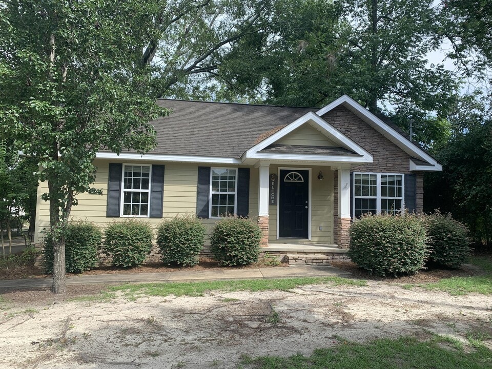 347 6th Ave in Eastman, GA - Building Photo