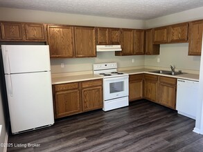 5182 Keegan Way in Louisville, KY - Building Photo - Building Photo