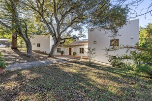 4660 Alpine Rd in Portola Valley, CA - Building Photo