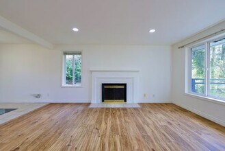 17305 Dayton Ave N in Shoreline, WA - Building Photo - Building Photo
