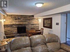 2379 Hensall St in Mississauga, ON - Building Photo - Building Photo