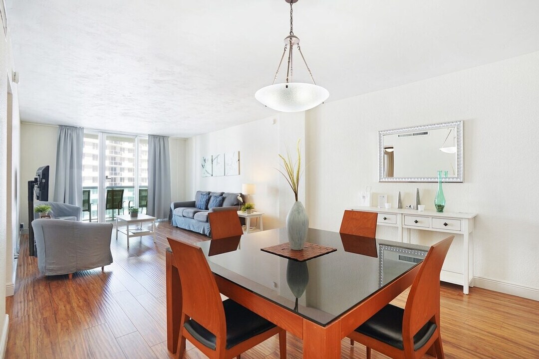 3801 S Ocean Dr in Hollywood, FL - Building Photo