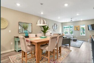 94 Southside Ave in Asheville, NC - Building Photo - Building Photo