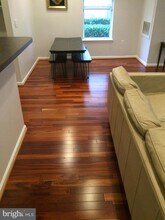 11325 Aristotle Dr-Unit -5-101 in Fairfax, VA - Foto de edificio - Building Photo