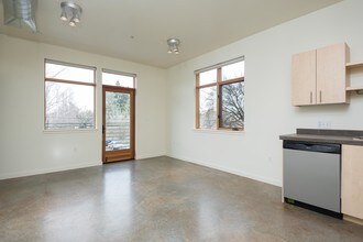 Move the House Apartments in Portland, OR - Building Photo - Building Photo
