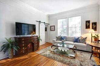 306 E Victory Dr in Savannah, GA - Building Photo - Building Photo