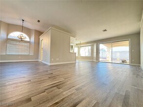 8605 Copper Mine Ave in Las Vegas, NV - Building Photo - Building Photo