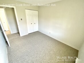 611 Country Club Rd, Unit A in Red Lion, PA - Building Photo - Building Photo