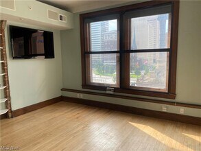140 Public Square-Unit -503 in Cleveland, OH - Foto de edificio - Building Photo